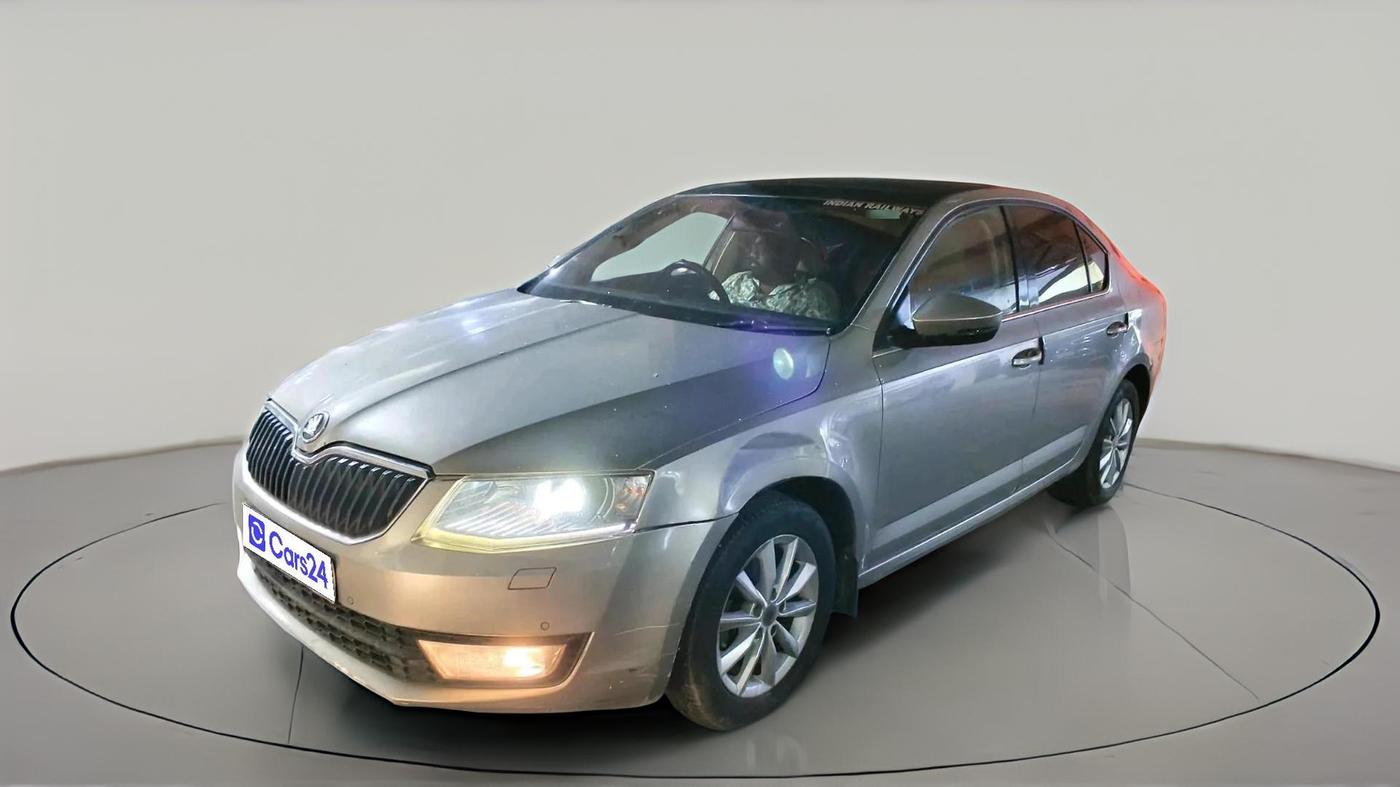 2015 Skoda Superb ELEGANCE 2.0 TDI CR AT, Diesel, Automatic, 1,50,154 km, exterior