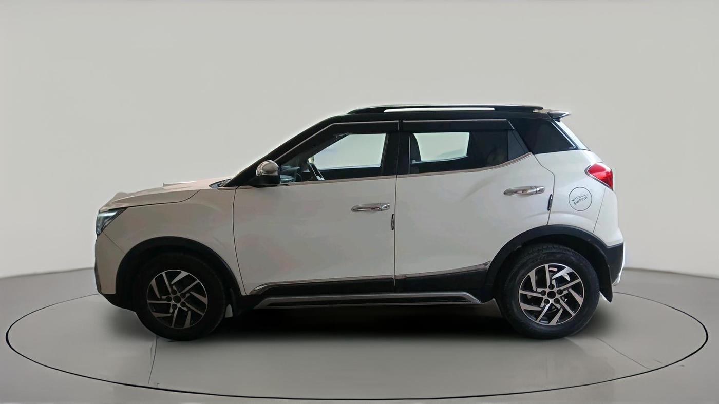 2022 Mahindra XUV300 W8 (O) 1.2 PETROL, Petrol, Manual, 42,473 km, exterior