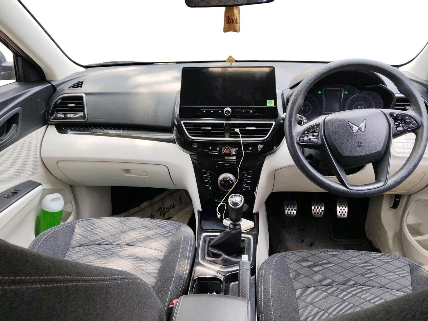 2024 Mahindra XUV 3XO MX3 Pro 1.5 Turbo Diesel, Diesel, Manual, 41,000 km, interior