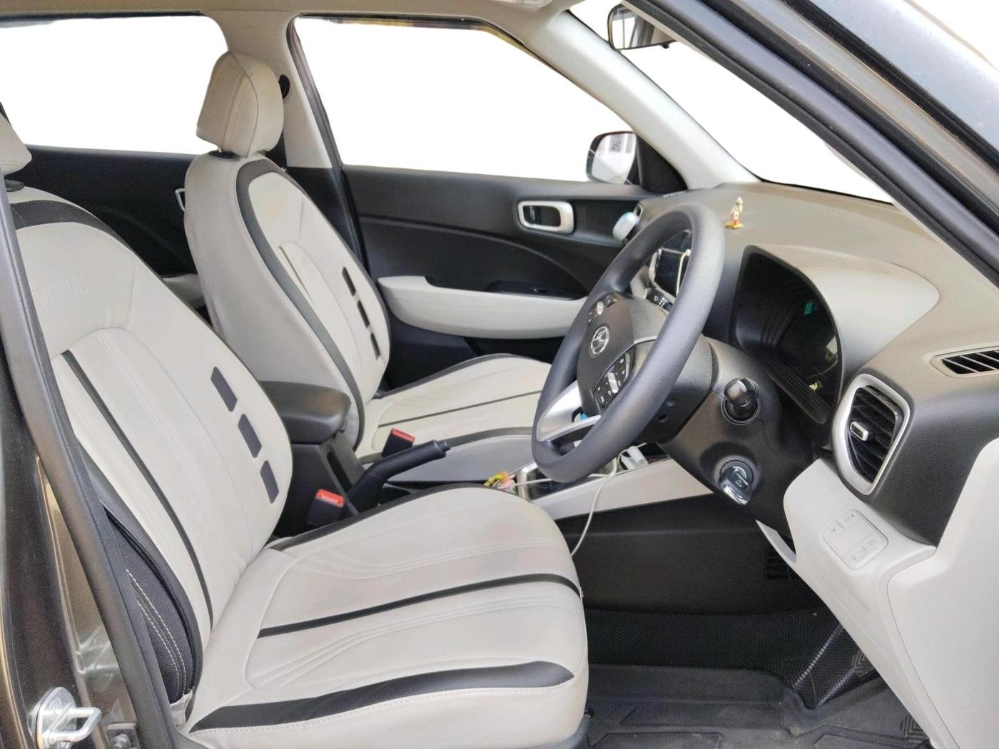 2025 Hyundai VENUE S PLUS 1.5 CRDI, Diesel, Manual, 17,436 km, interior