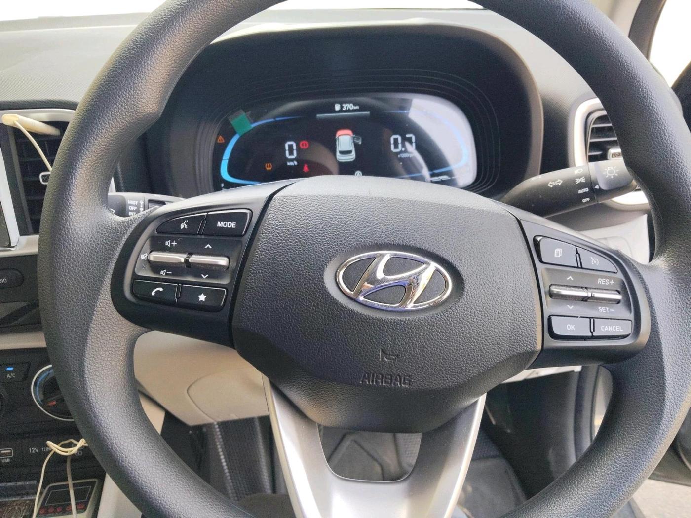 2025 Hyundai VENUE S PLUS 1.5 CRDI, Diesel, Manual, 17,436 km, interior