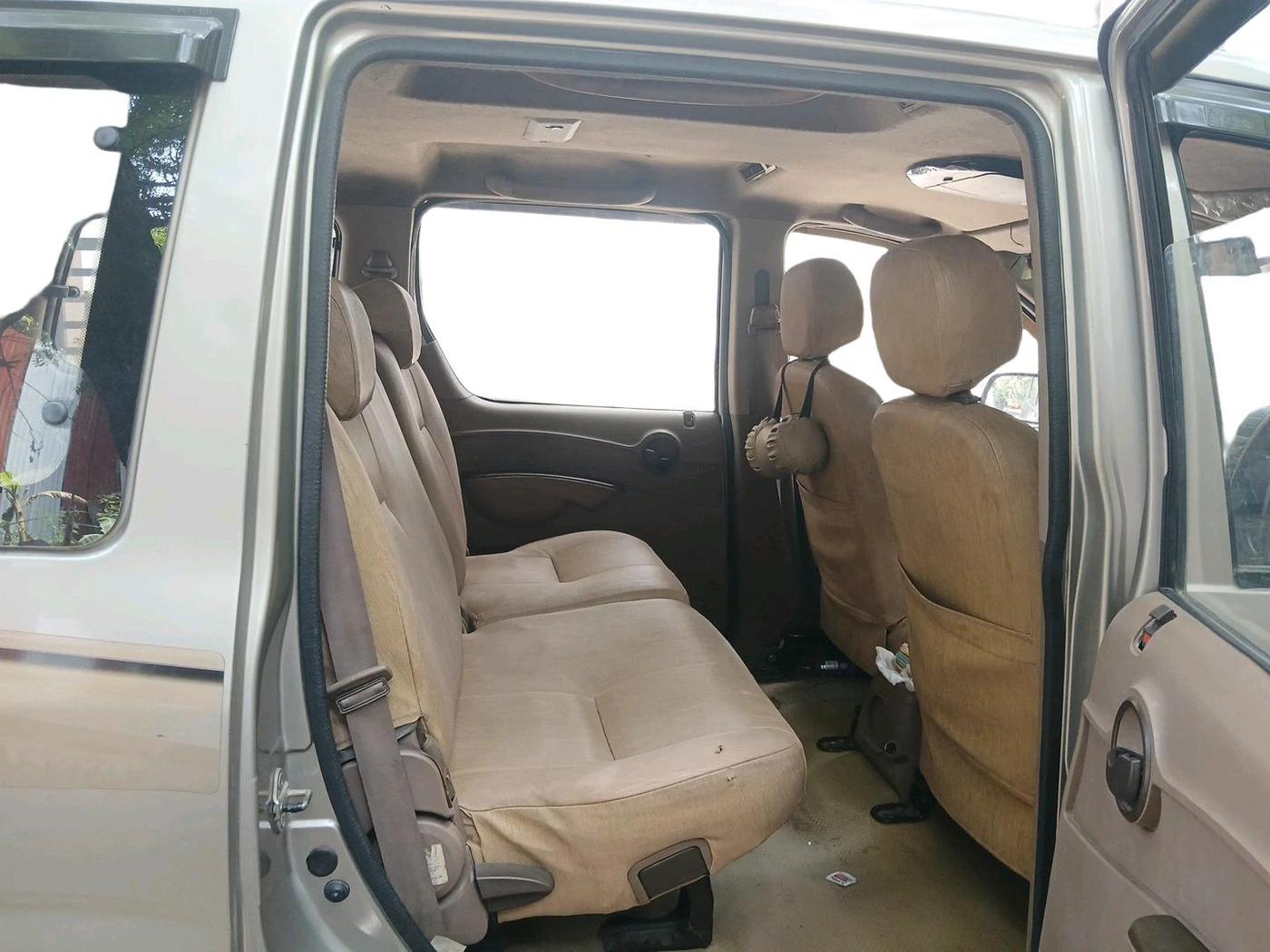 2012 Mahindra Xylo D2, Diesel, Manual, 90,030 km, interior