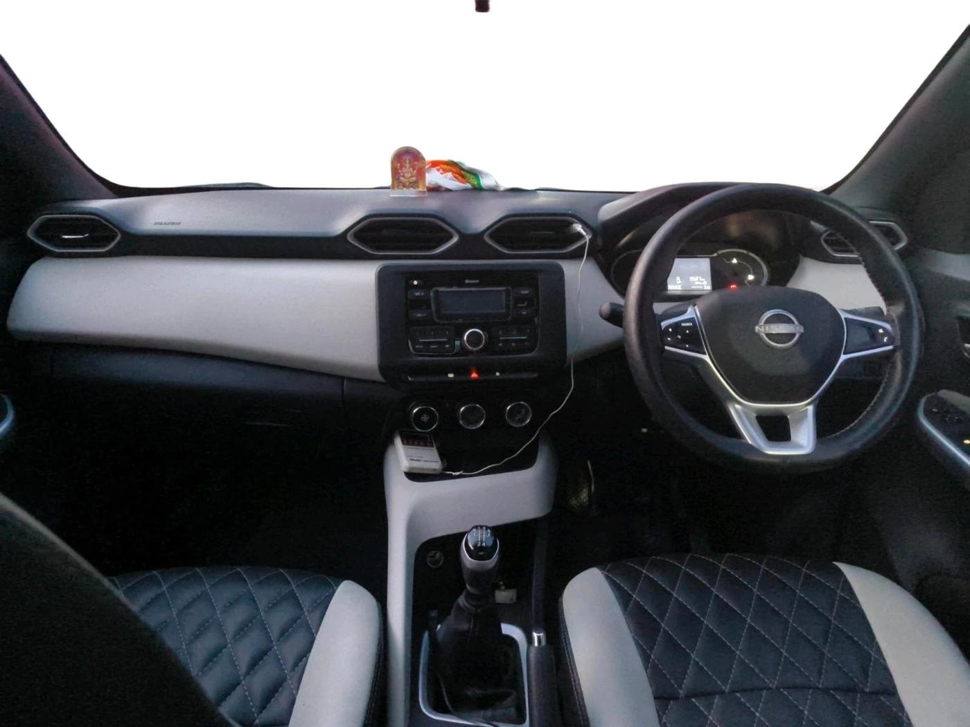 2024 Nissan MAGNITE XL, Petrol, Manual, 10,895 km, interior