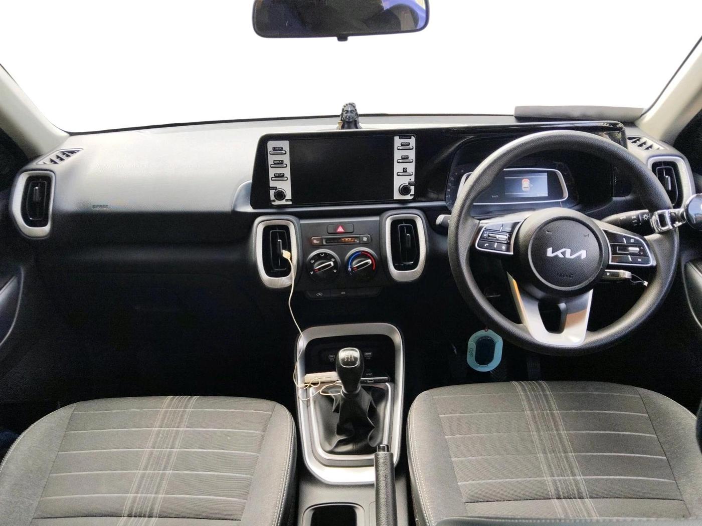 2024 KIA SONET HTK 1.2 PETROL MT, Petrol, Manual, 31,748 km, interior