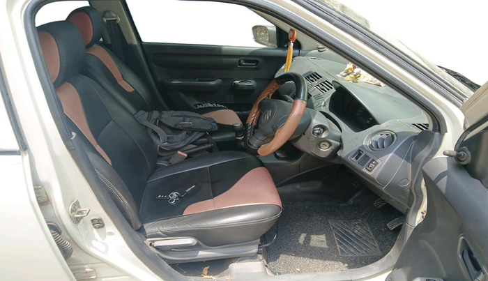 2011 Maruti Swift LXI, Petrol, Manual, 77,401 km, interior
