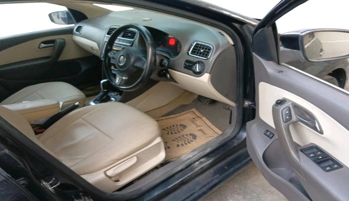 2014 Volkswagen Vento HIGHLINE 1.2 TSI AT, Petrol, Automatic, 1,05,057 km, interior