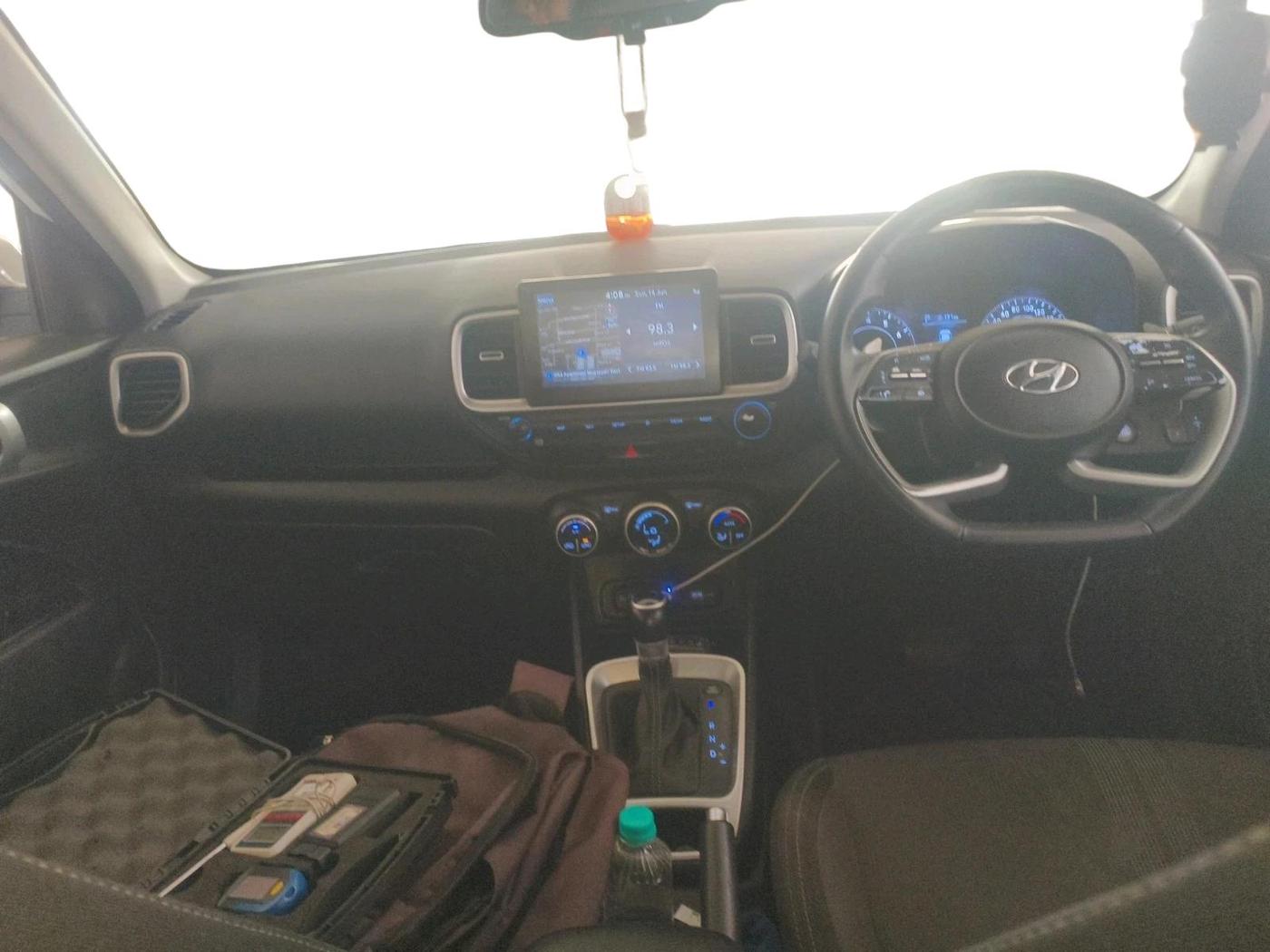 2022 Hyundai VENUE SX PLUS 1.0 TURBO DCT, Petrol, Automatic, 78,661 km, interior