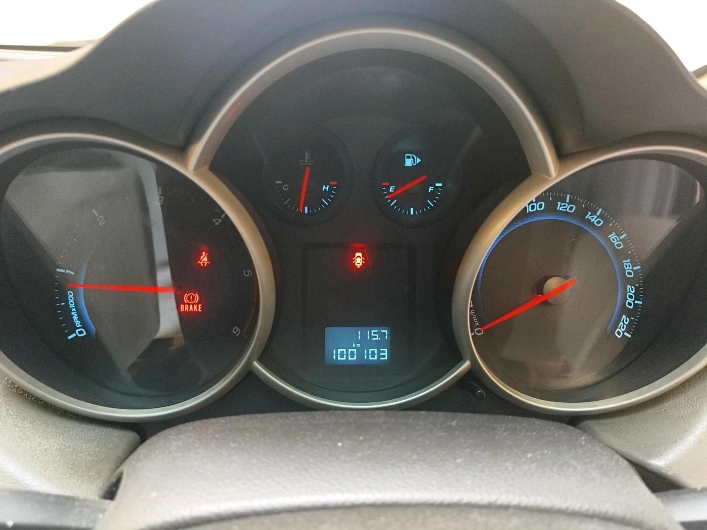 2011 Chevrolet Cruze LT, Diesel, Manual, 1,00,103 km, interior