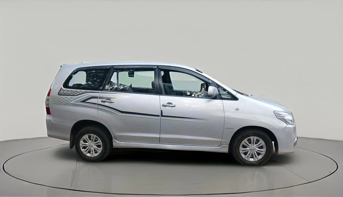 2014 Toyota Innova 2.5 GX 8 STR, Diesel, Manual, 2,54,313 km, exterior