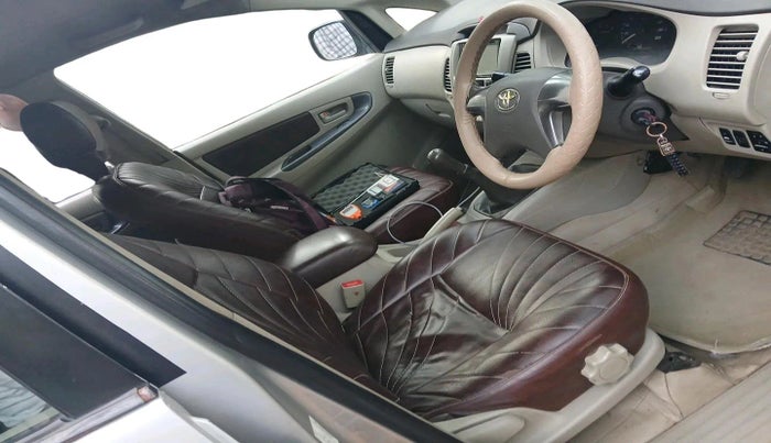 2014 Toyota Innova 2.5 GX 8 STR, Diesel, Manual, 2,54,313 km, interior