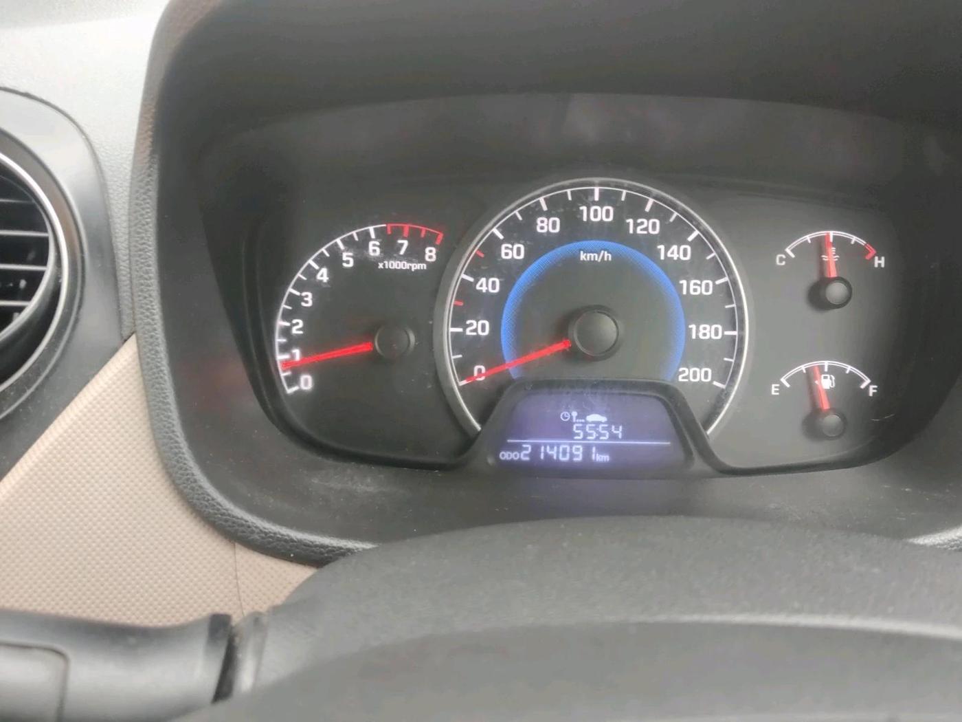 2015 Hyundai Grand i10 SPORTZ 1.2 KAPPA VTVT, Petrol, Manual, 2,14,091 km, interior