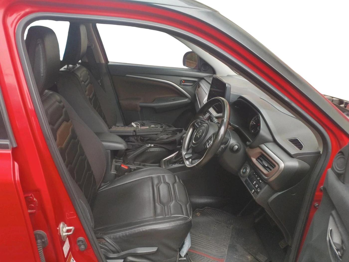 2022 Maruti BREZZA ZXI + AT SMART HYBRID DUAL TONE, Petrol, Automatic, 29,469 km, interior