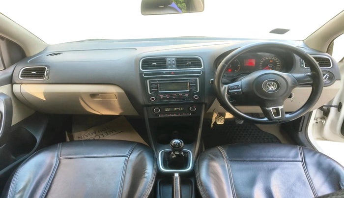 2014 Volkswagen Polo HIGHLINE DIESEL, Diesel, Manual, 1,71,535 km, interior