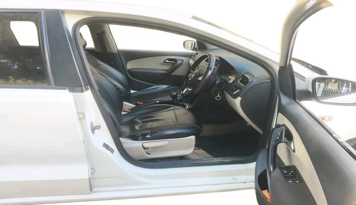 2014 Volkswagen Polo HIGHLINE DIESEL, Diesel, Manual, 1,71,535 km, interior