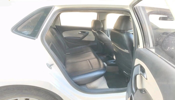 2014 Volkswagen Polo HIGHLINE DIESEL, Diesel, Manual, 1,71,535 km, interior