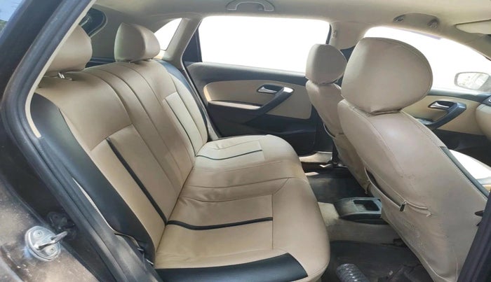 2013 Volkswagen Polo HIGHLINE DIESEL, Diesel, Manual, 1,13,713 km, interior