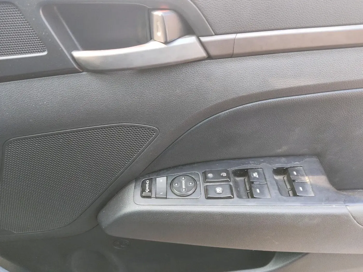 2016 Hyundai New Elantra 2.0 SX(O) AT PETROL, Petrol, Automatic, 67,552 km, interior