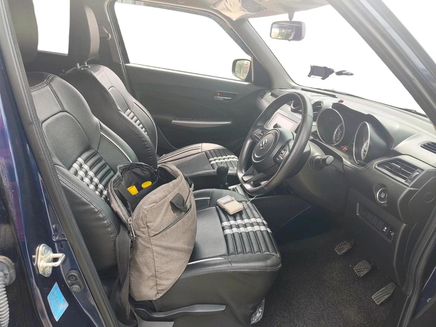 2023 Maruti Swift ZXI PLUS DUAL TONE, Petrol, Manual, 10,813 km, interior