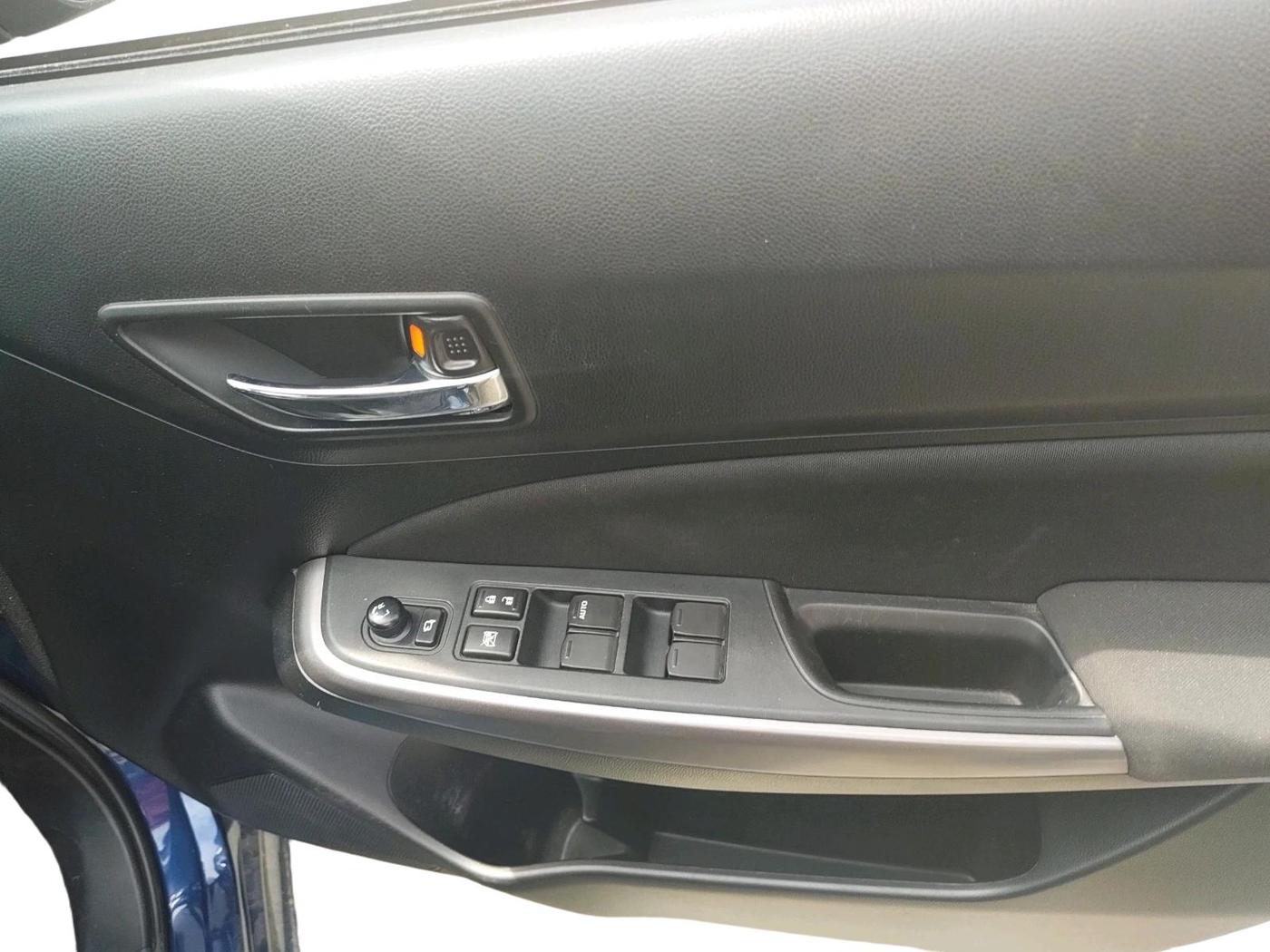 2023 Maruti Swift ZXI PLUS DUAL TONE, Petrol, Manual, 10,813 km, interior