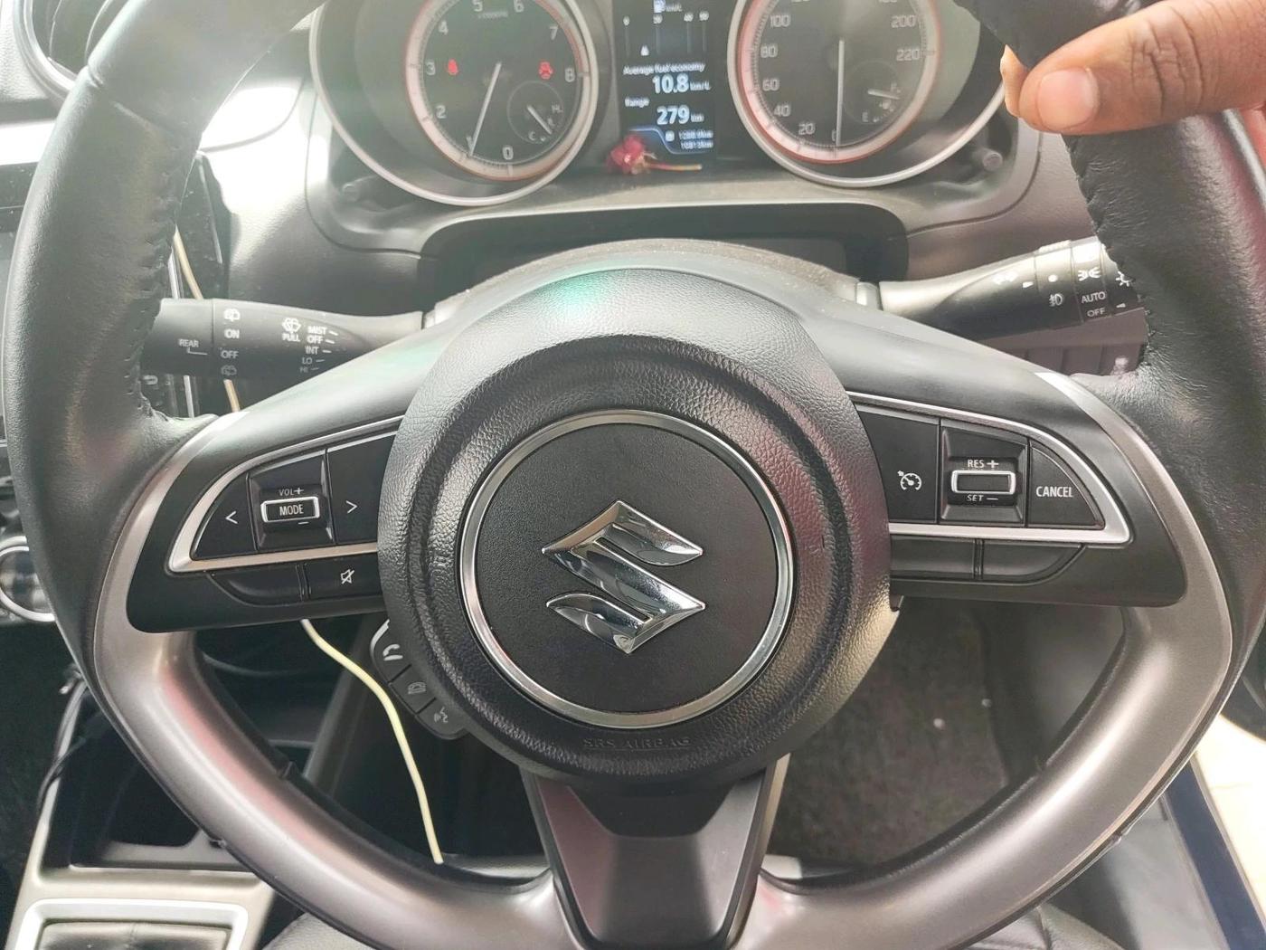 2023 Maruti Swift ZXI PLUS DUAL TONE, Petrol, Manual, 10,813 km, interior