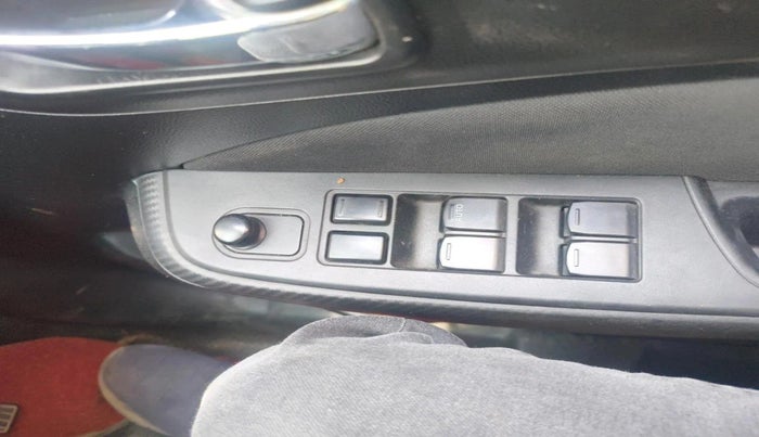 2018 Maruti Swift VXI, Petrol, Manual, 40,631 km, interior