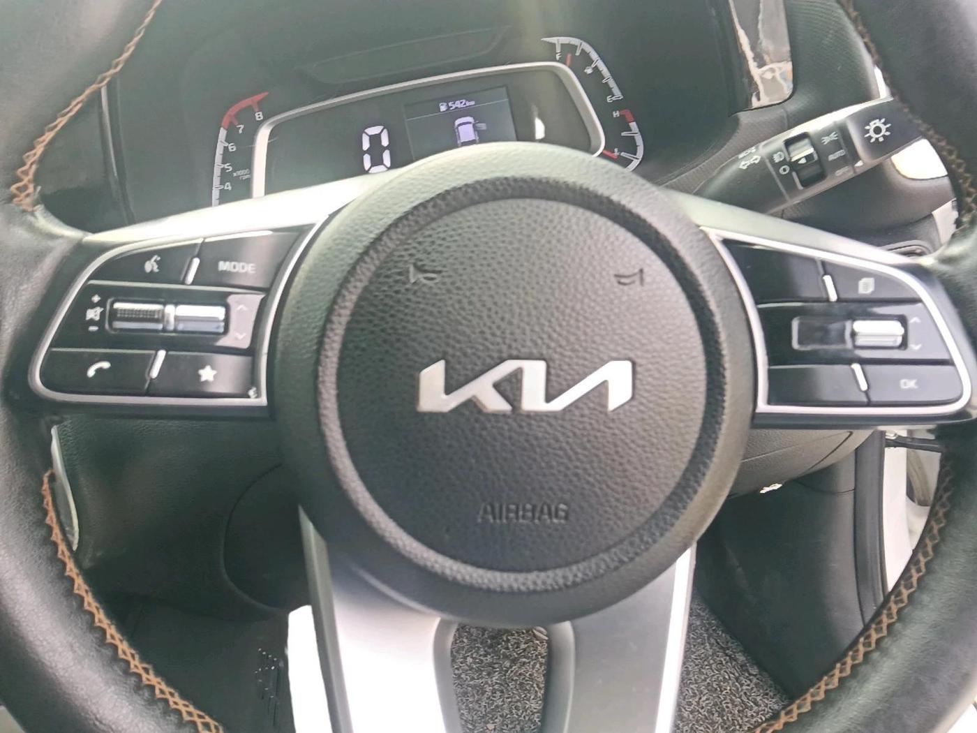 2023 KIA SONET HTK PLUS 1.0 IMT, Petrol, Manual, 7,033 km, interior