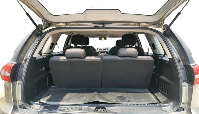 2017 Tata Hexa XT 4X2 6 STR, Diesel, Manual, 1,07,554 km, exterior