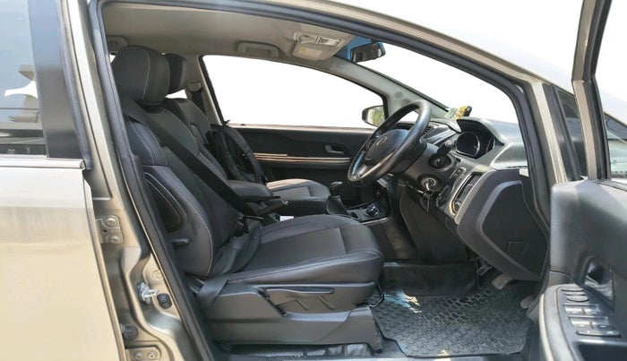 2017 Tata Hexa XT 4X2 6 STR, Diesel, Manual, 1,07,554 km, interior