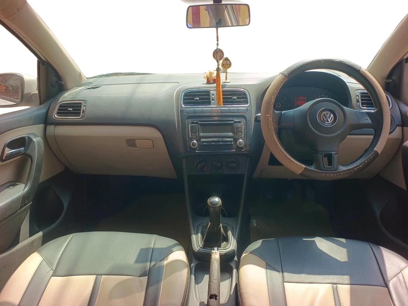 2012 Volkswagen Polo COMFORTLINE 1.2L, Diesel, Manual, 2,33,925 km, interior