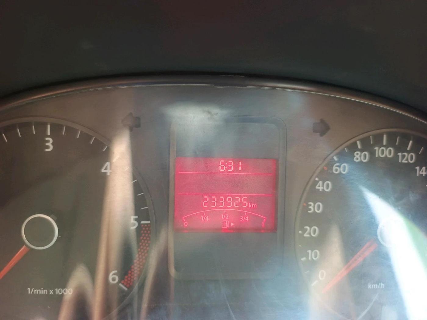 2012 Volkswagen Polo COMFORTLINE 1.2L, Diesel, Manual, 2,33,925 km, interior
