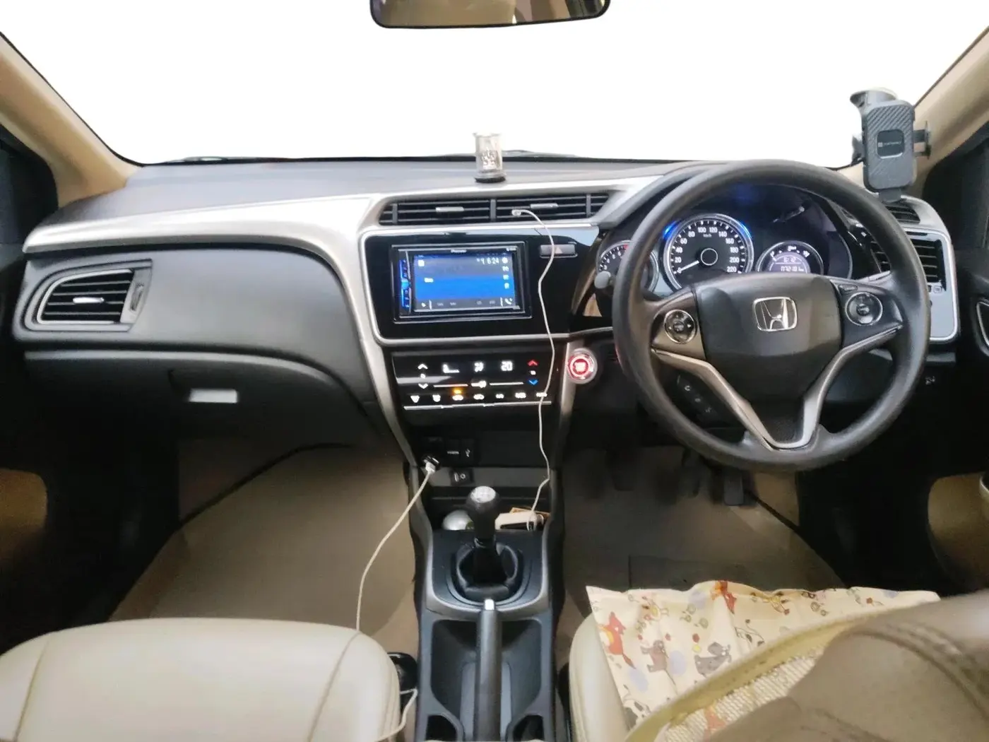 2017 Honda City 1.5L I-VTEC V MT, Petrol, Manual, 72,183 km, interior