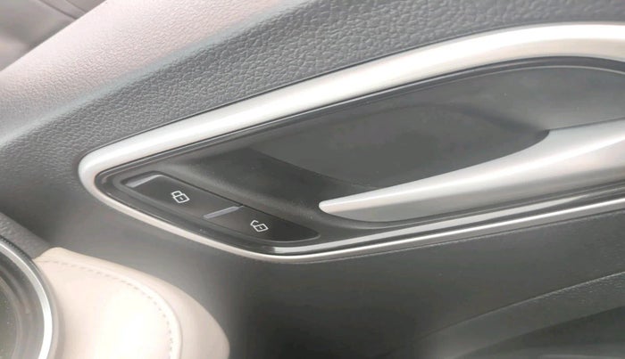 2024 MG ASTOR Sprint 1.5 MT (Ivory), Petrol, Manual, 14,922 km, interior