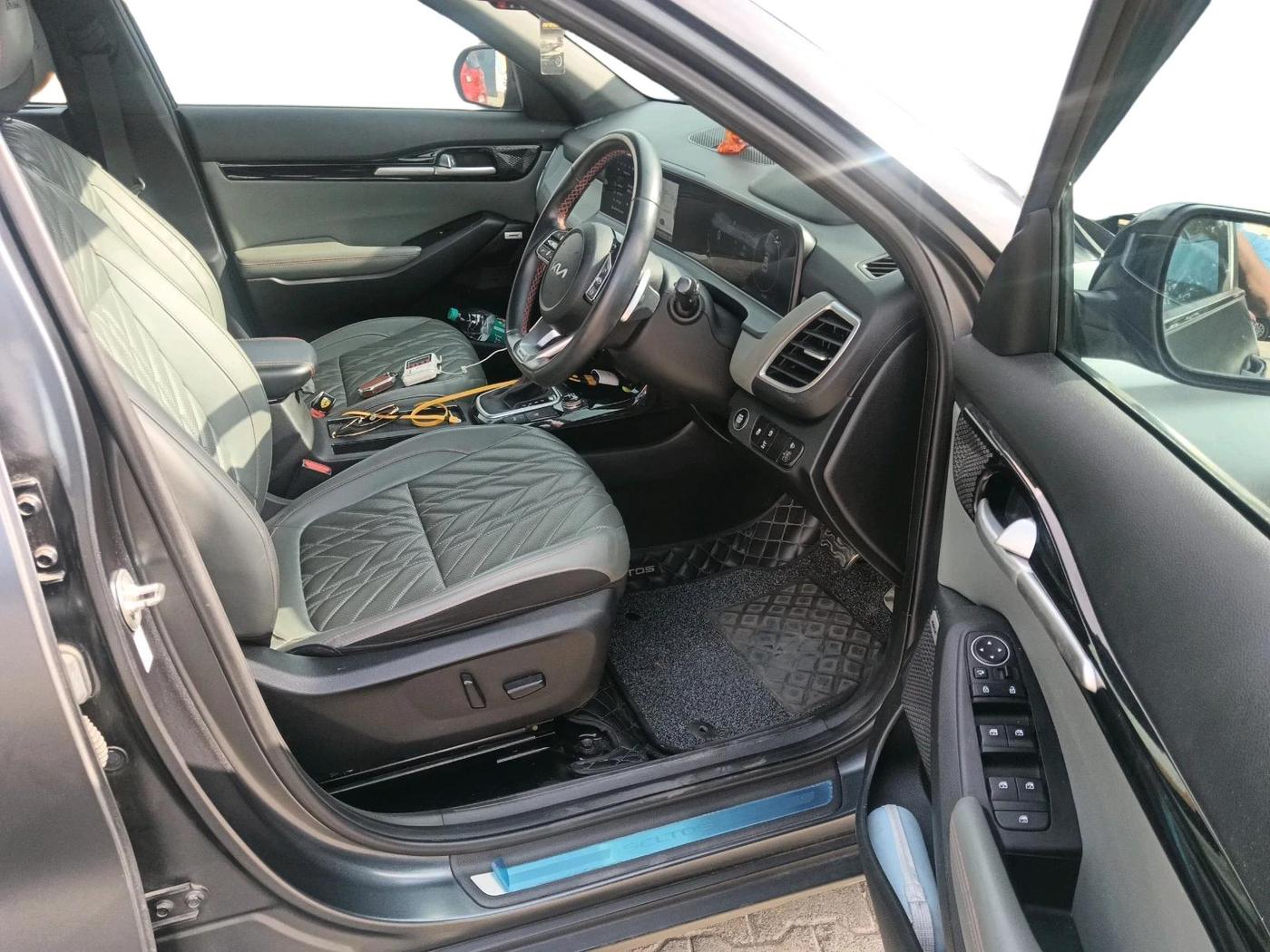2023 KIA SELTOS  X LINE 1.5 DIESEL AT, Diesel, Automatic, 31,085 km, interior