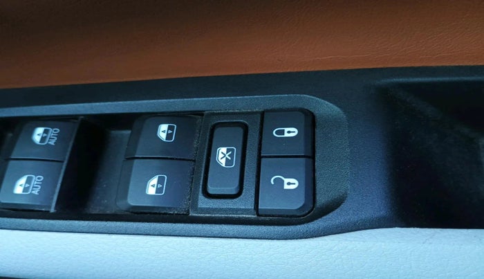 2021 Jeep Compass LIMITED (O) 1.4 PETROL DCT, Petrol, Automatic, 40,301 km, interior