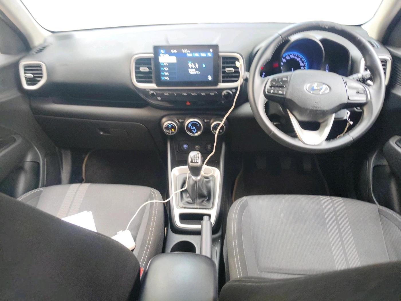 2020 Hyundai VENUE SX 1.0 TURBO, Petrol, Manual, 34,176 km, interior