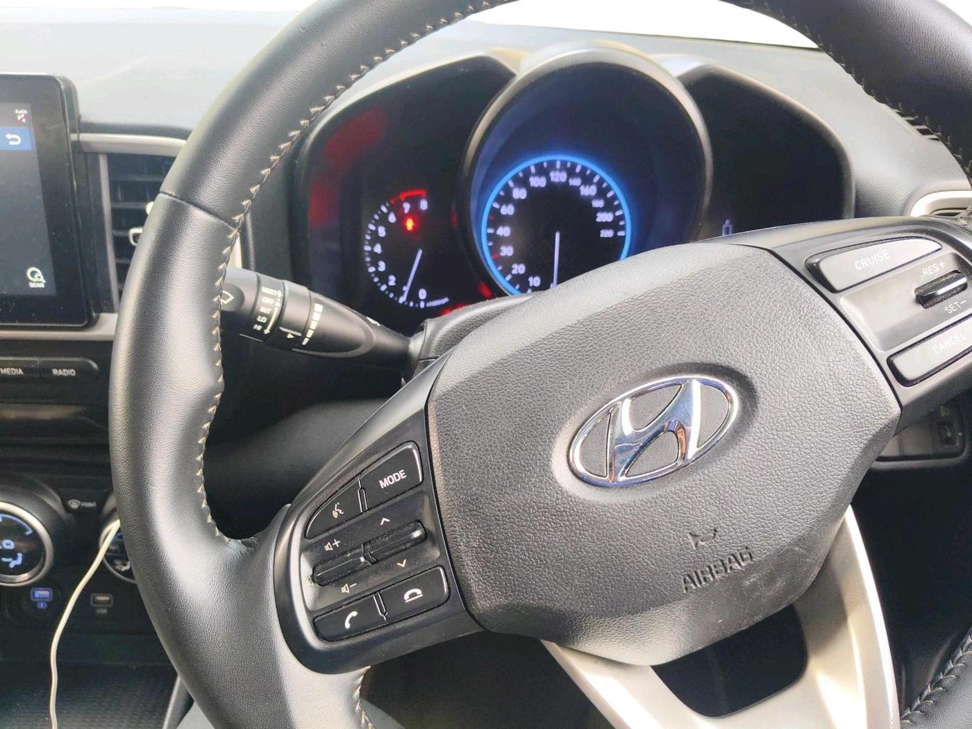 2020 Hyundai VENUE SX 1.0 TURBO, Petrol, Manual, 34,176 km, interior