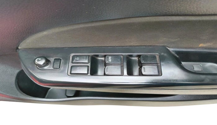 2014 Maruti Swift ZXI, Petrol, Manual, 1,43,223 km, interior