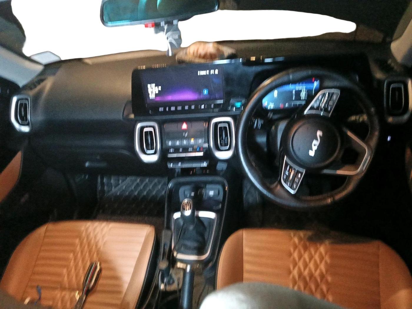 2024 KIA SONET HTX PLUS 1.5 DIESEL IMT, Diesel, Manual, 25,398 km, interior