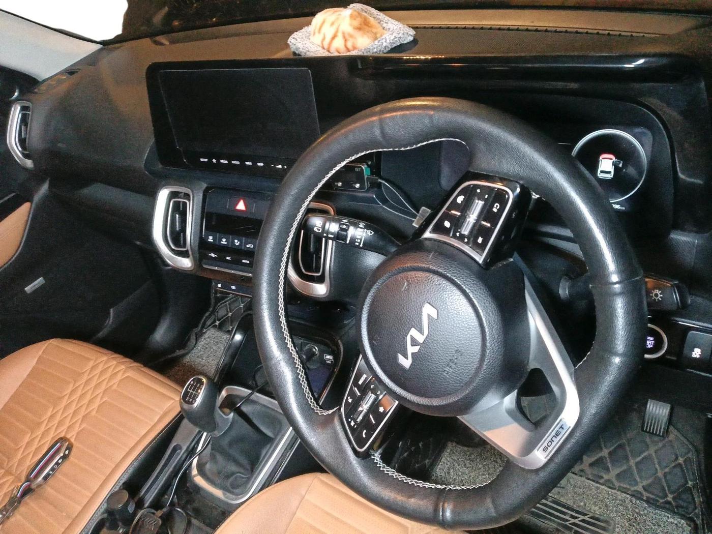 2024 KIA SONET HTX PLUS 1.5 DIESEL IMT, Diesel, Manual, 25,398 km, interior