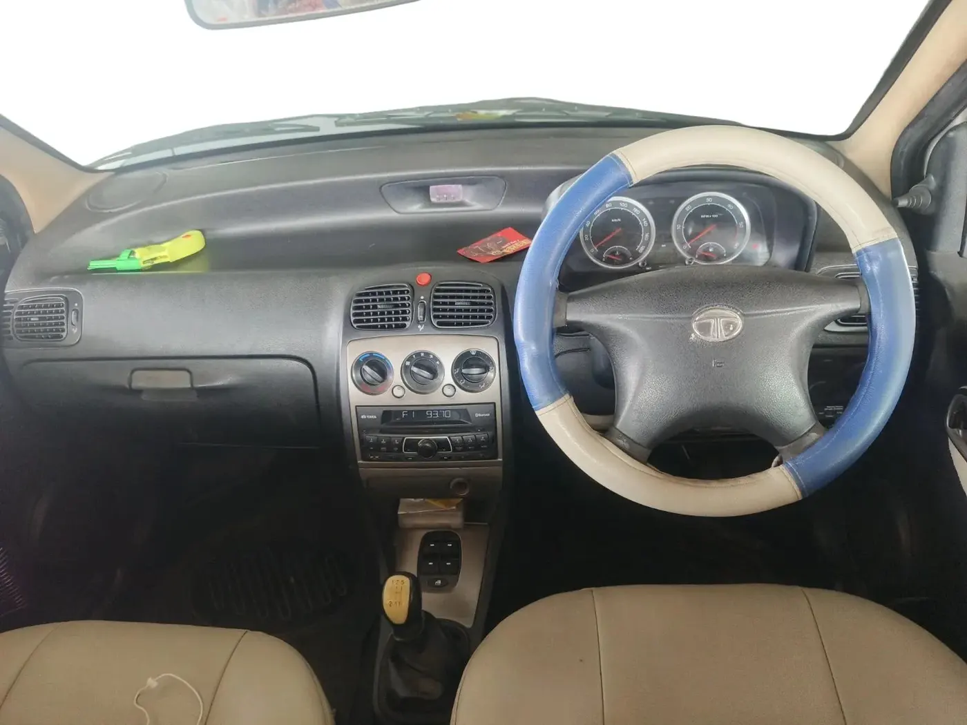 2017 Tata Indigo ECS LX TDI, Diesel, Manual, 2,71,353 km, interior