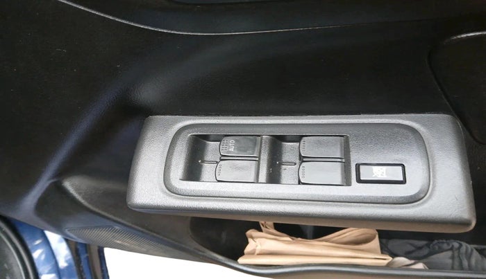 2021 Maruti Swift LXI, Petrol, Manual, 31,762 km, interior