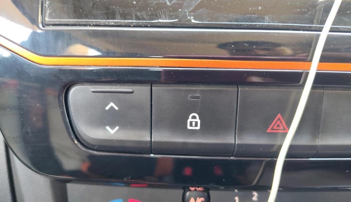 2020 Renault Kwid CLIMBER 1.0 AMT (O), Petrol, Automatic, 12,842 km, interior