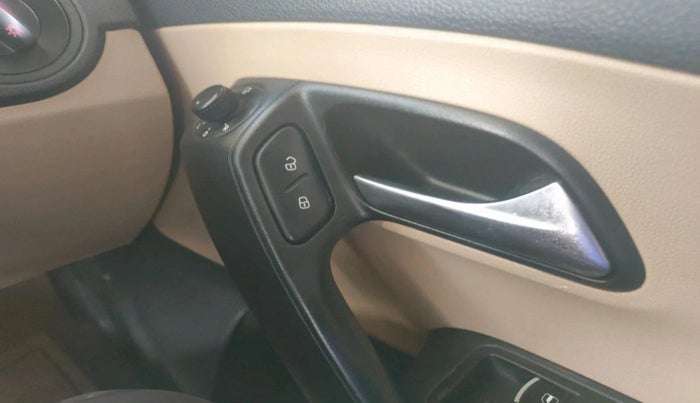 2017 Volkswagen Ameo HIGHLINE PLUS 1.5L AT 16 ALLOY, Diesel, Automatic, 1,74,548 km, interior