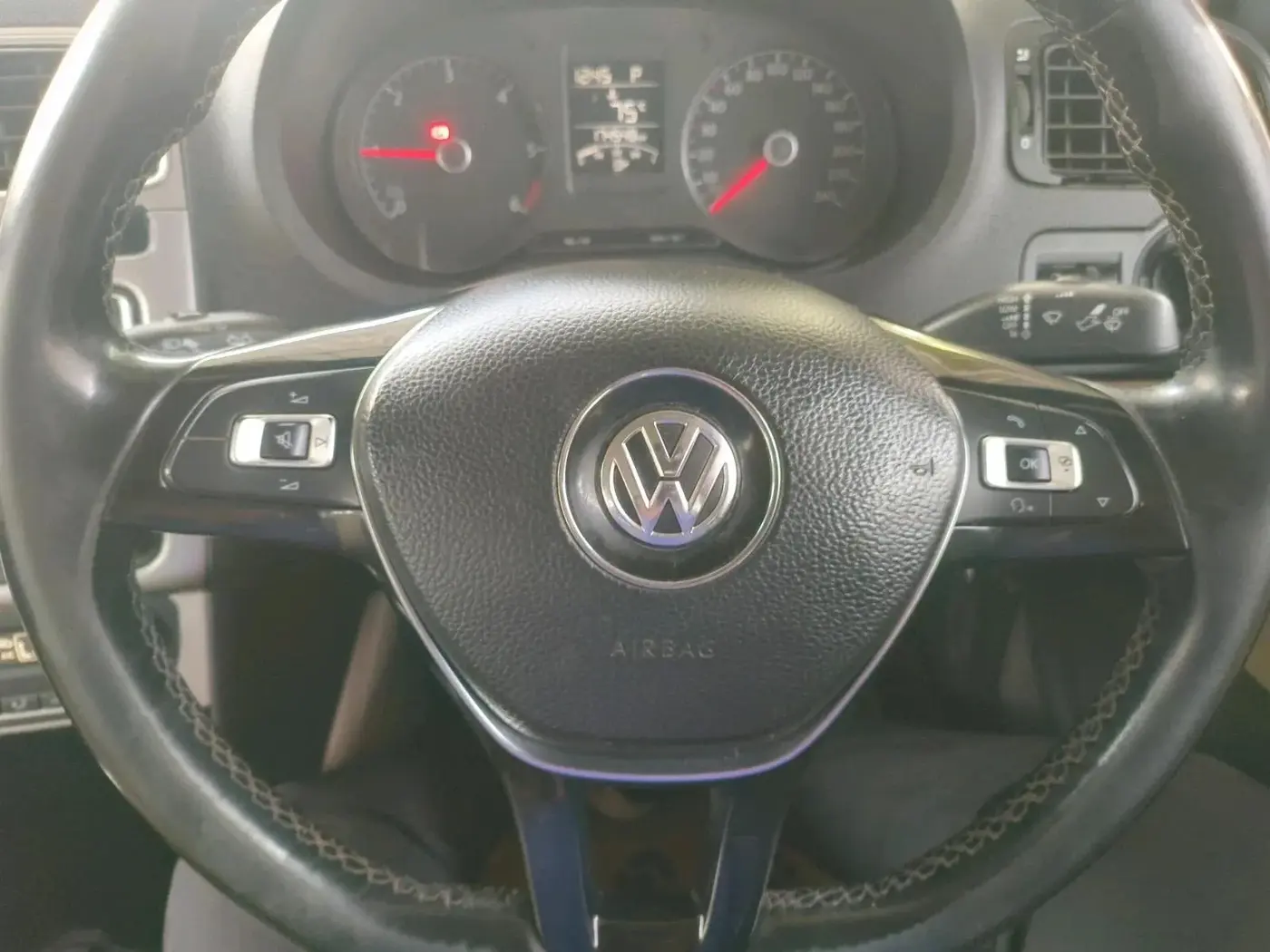 2017 Volkswagen Ameo HIGHLINE PLUS 1.5L AT 16 ALLOY, Diesel, Automatic, 1,74,548 km, interior