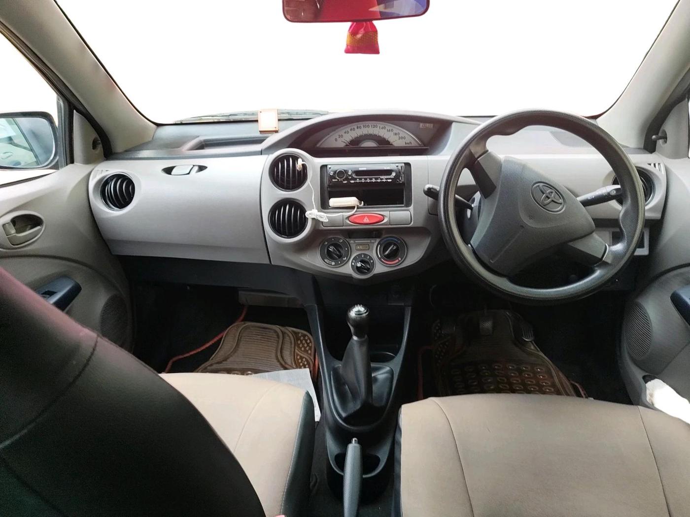 2011 Toyota Etios Liva G, Petrol, Manual, 59,239 km, interior