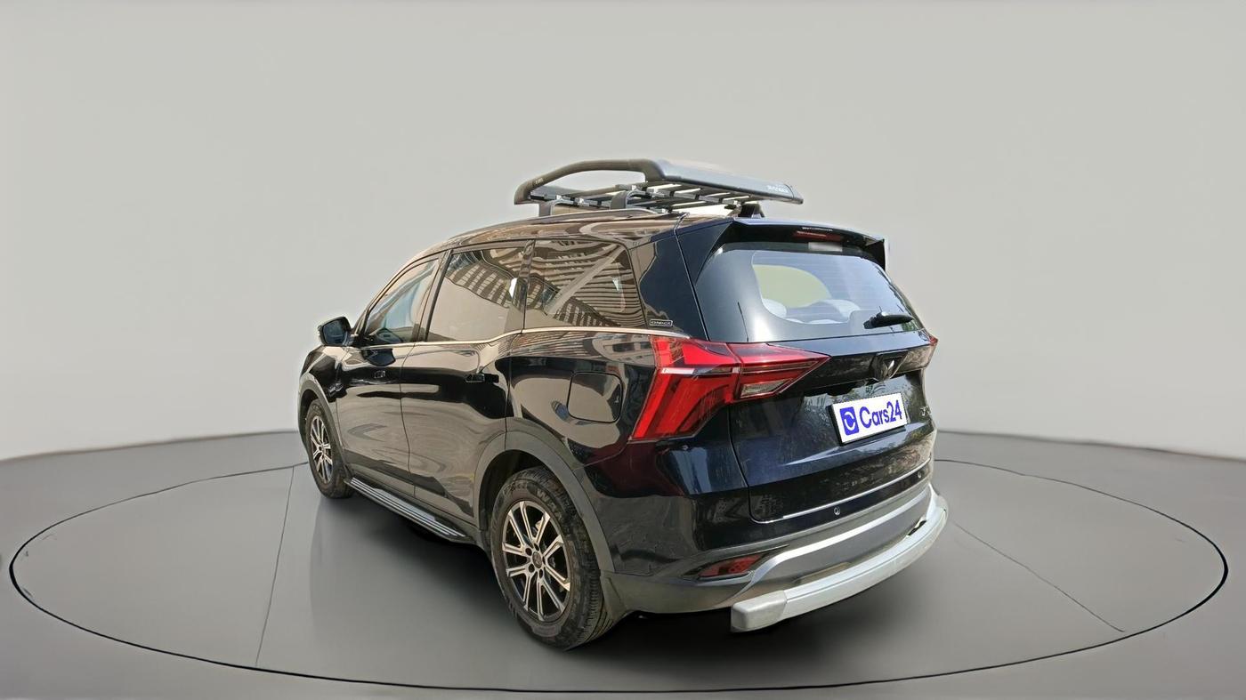 2023 Mahindra XUV700 AX 7 LUXURY D AWD AT 7 STR, Diesel, Automatic, 23,301 km, exterior