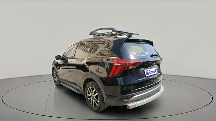 2023 Mahindra XUV700 AX 7 LUXURY D AWD AT 7 STR, Diesel, Automatic, 23,301 km, exterior