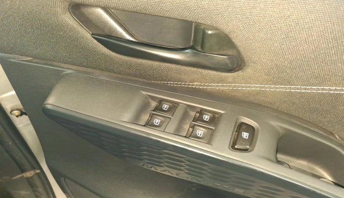 2025 Nissan MAGNITE Visia EZ-Shift, Petrol, Automatic, 5,180 km, interior