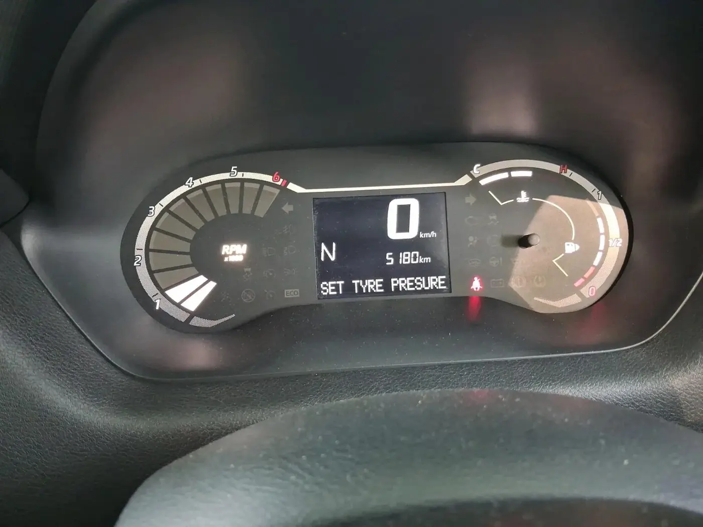 2025 Nissan MAGNITE Visia EZ-Shift, Petrol, Automatic, 5,180 km, interior