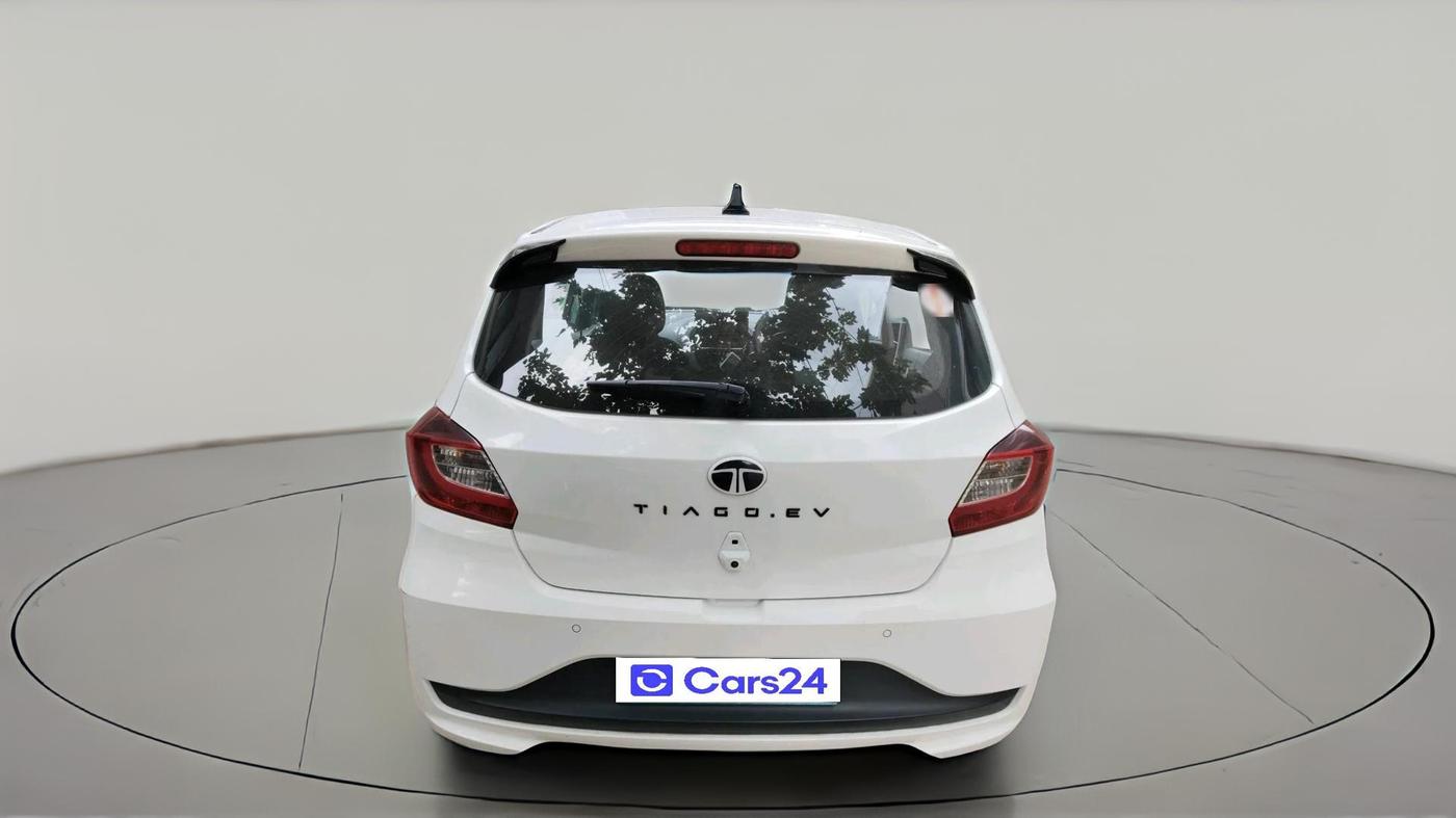 2025 Tata TIAGO EV XZ PLUS TECH LUX LONG RANGE FAST CHARGER, Electric, Automatic, 5,577 km, exterior